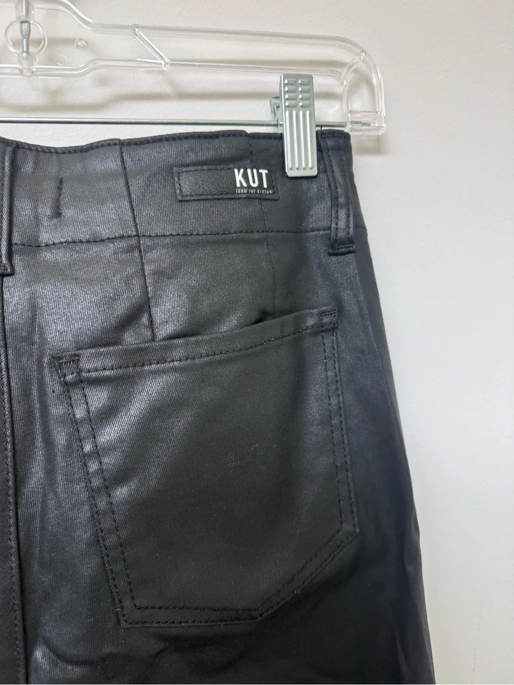 Kut from the Kloth Women’s Black coated Slim Straight Jeans